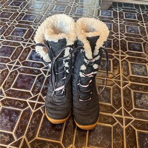 Columbia Black and Tan Kids Boots